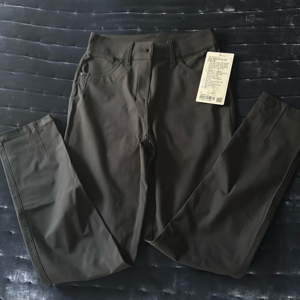 Lululemon size 2 City Sleek 5 PKT HR Pant 28” inseam
